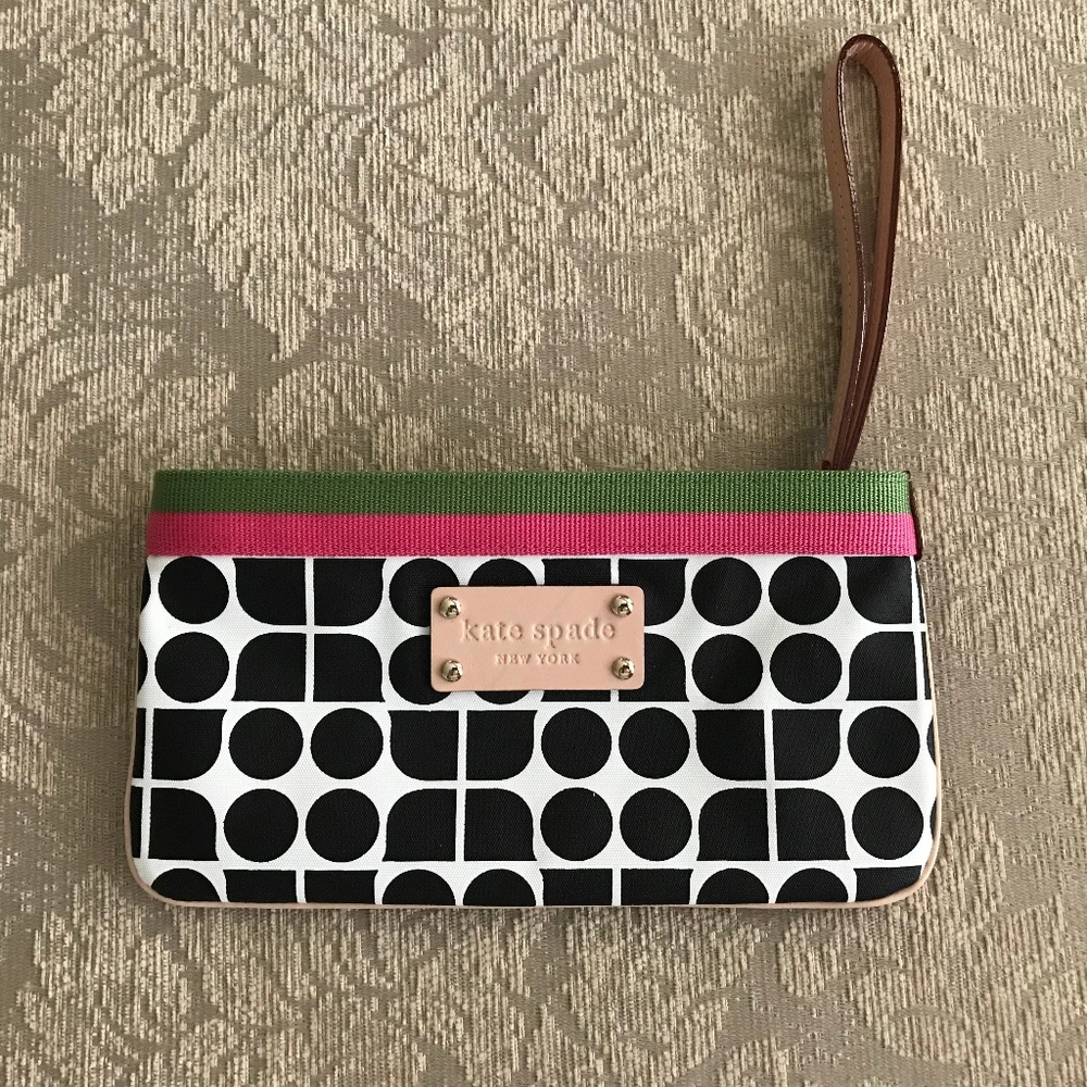 ✨ NEW Kate Spade Canvas Wristlet